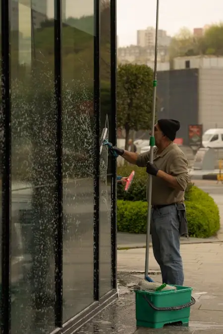 Exterior window cleaning